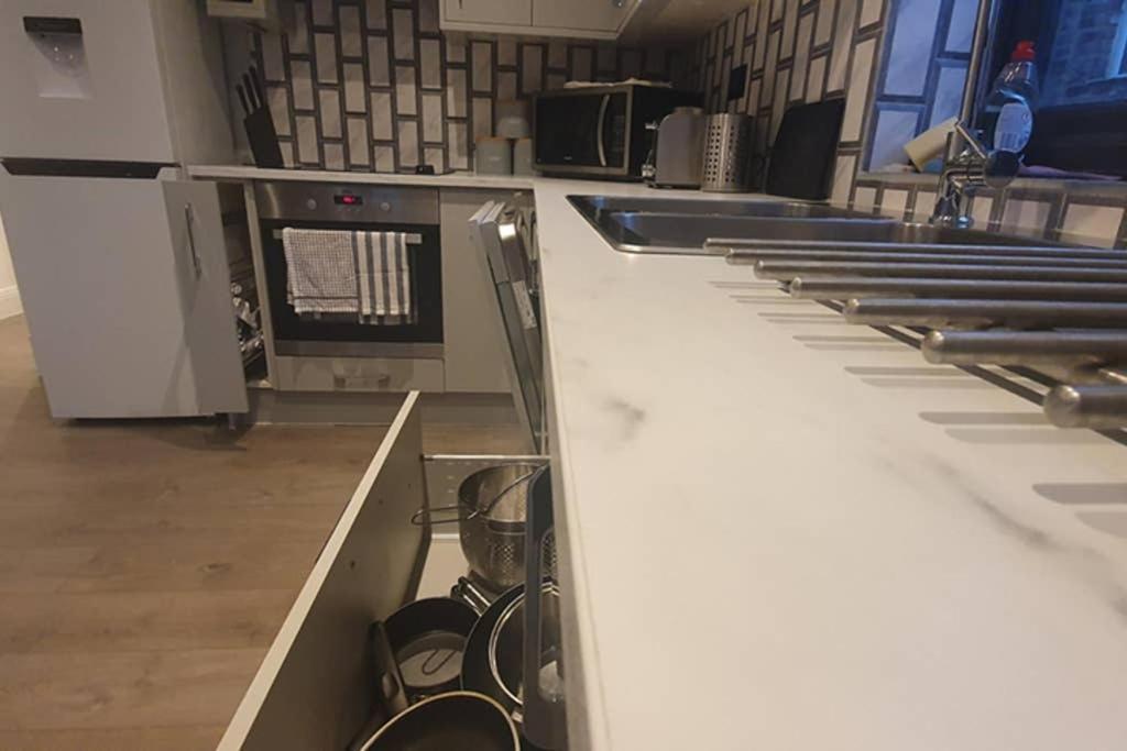 Apartament Luxurious Hidden Gem In Wandsworth Londyn Zewnętrze zdjęcie
