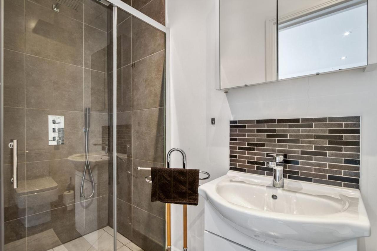 Apartament Luxurious Hidden Gem In Wandsworth Londyn Zewnętrze zdjęcie